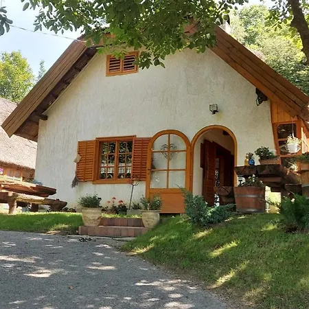 Villa Mit Weinkeller - Nádas Pince *