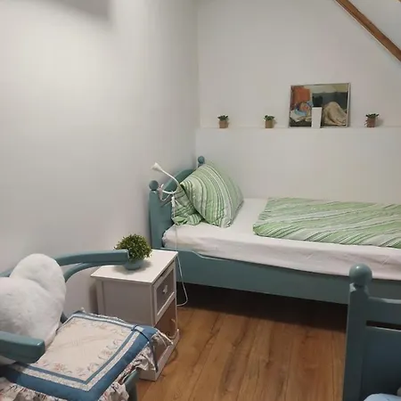 Nádas Pince *